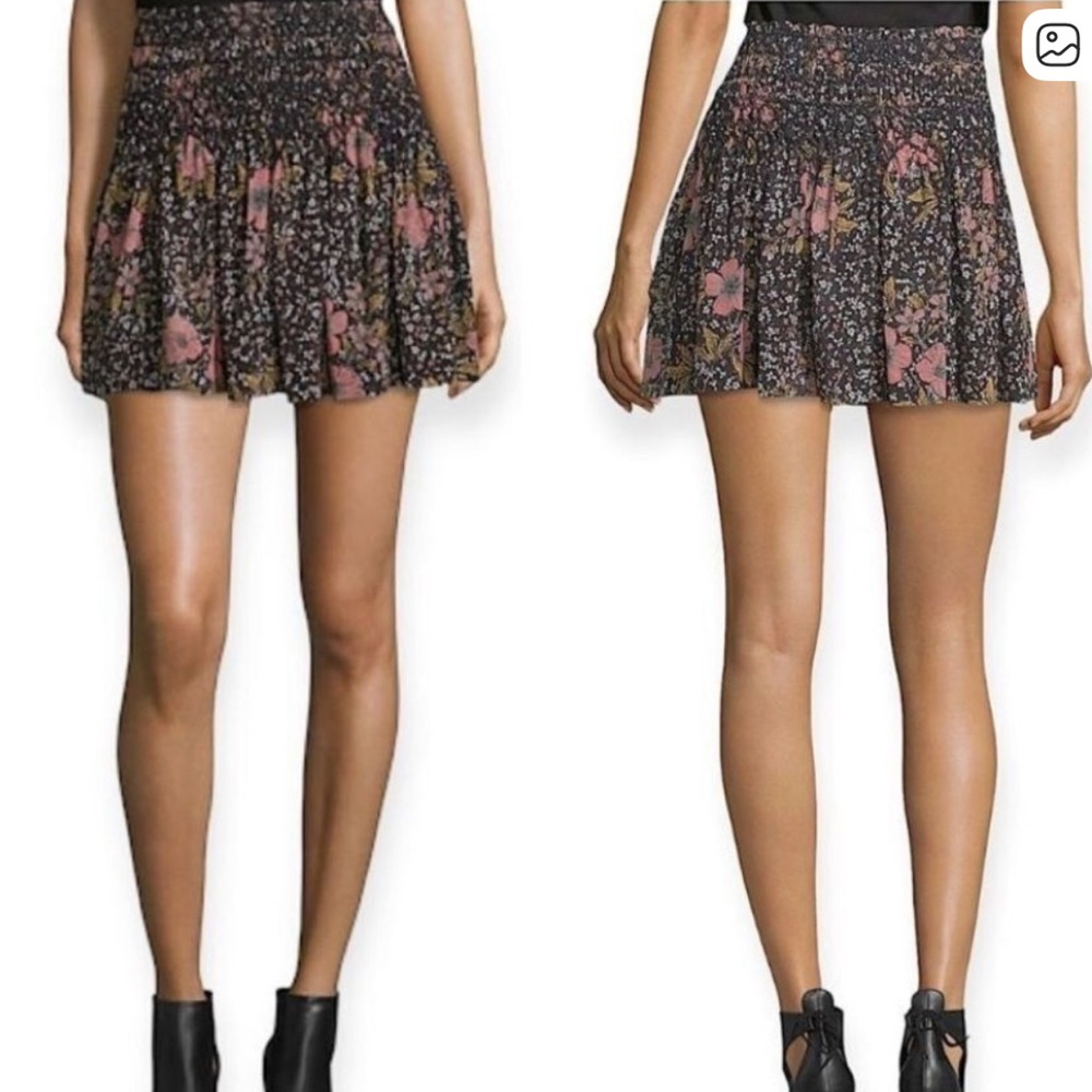 Zadig and Voltaire Jessy smocked Floral mini
Skirt,size 38, Excellent Condition!